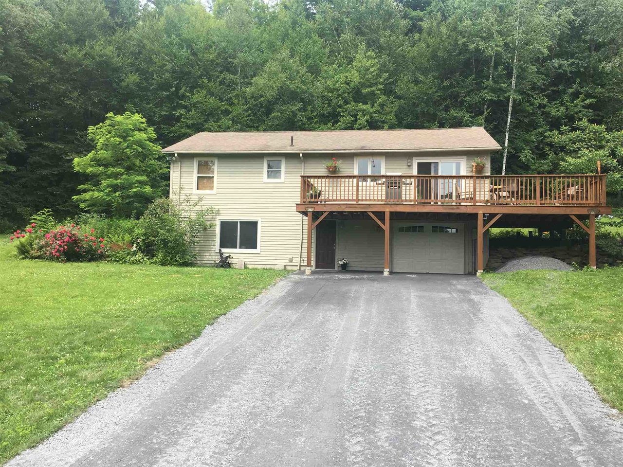 1581 Gregg Hill Road Waterbury, Vermont Sold in 2020