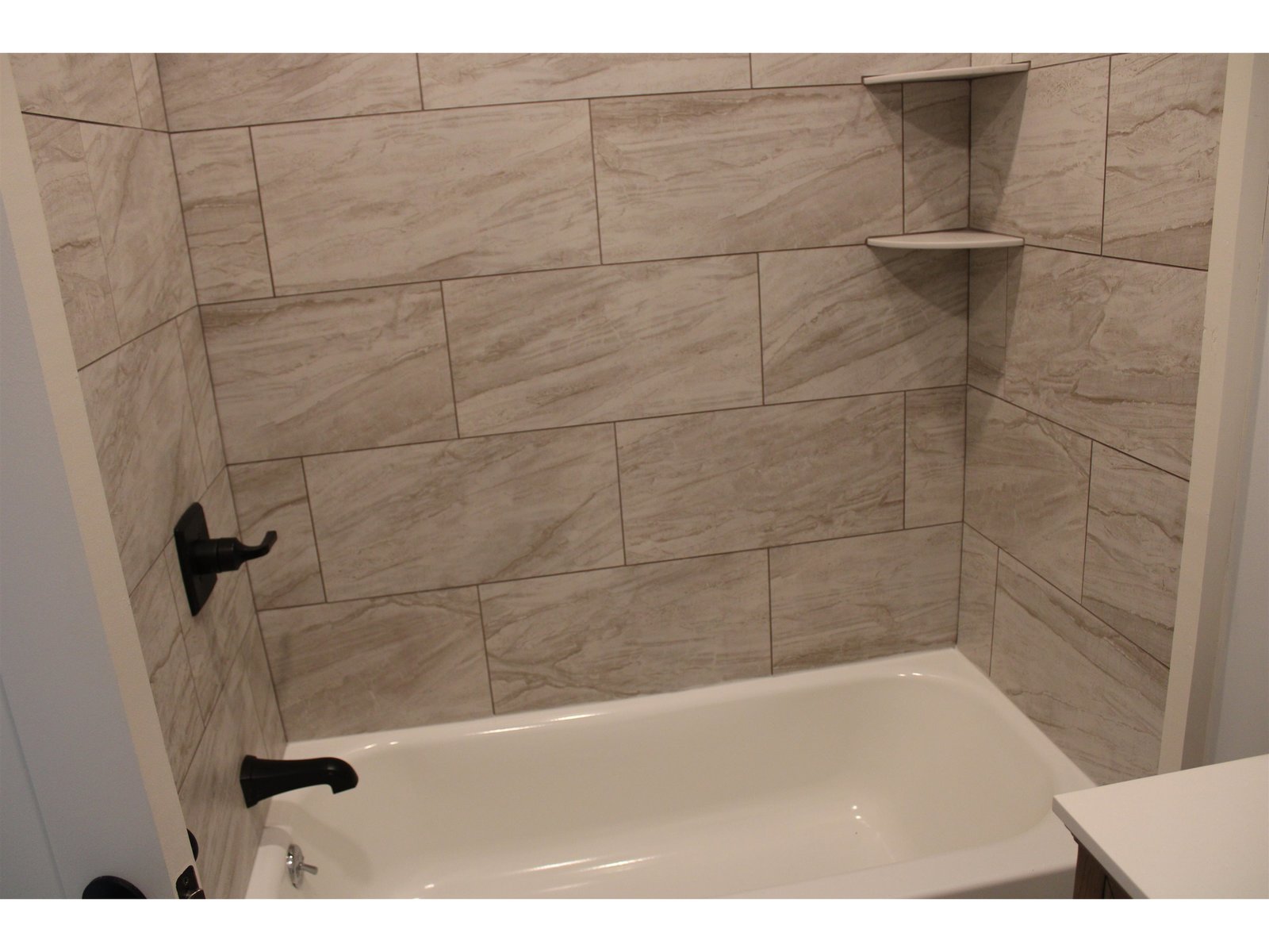 Tile tub enclosure