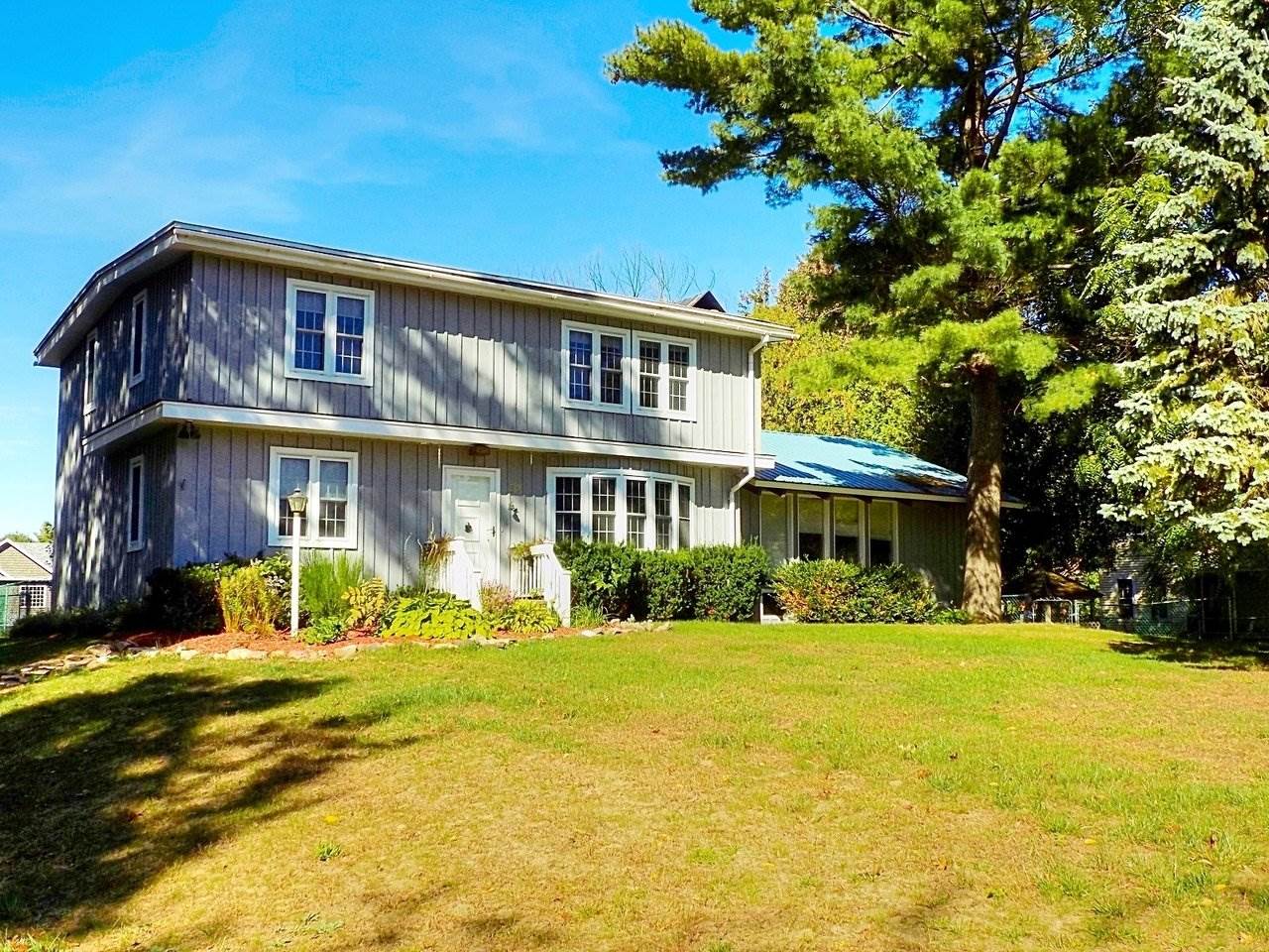 Theresa Ferrara, REALTOR, ABR, SRS, SRES