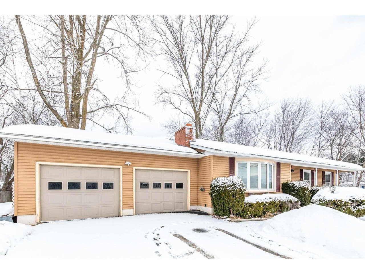 14 Center Road Essex, Vermont Sold in 2021