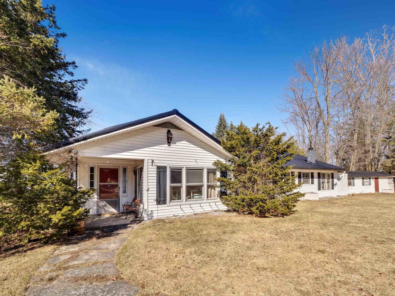 138 North Shore Road Isle La Motte, Vermont Sold in 2021 Coldwell
