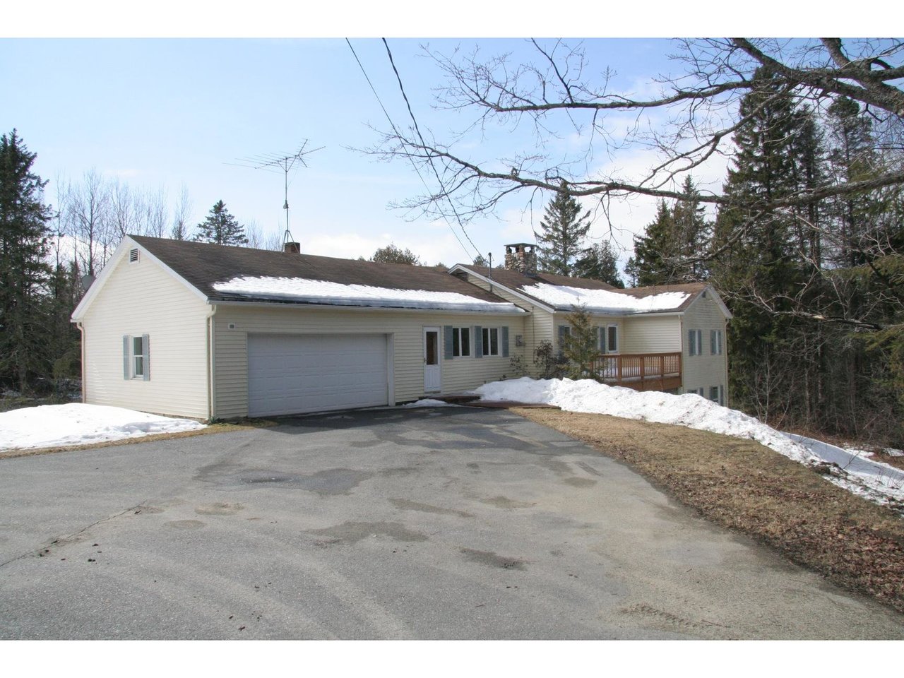 377 Lyford West Shore Walden, Vermont