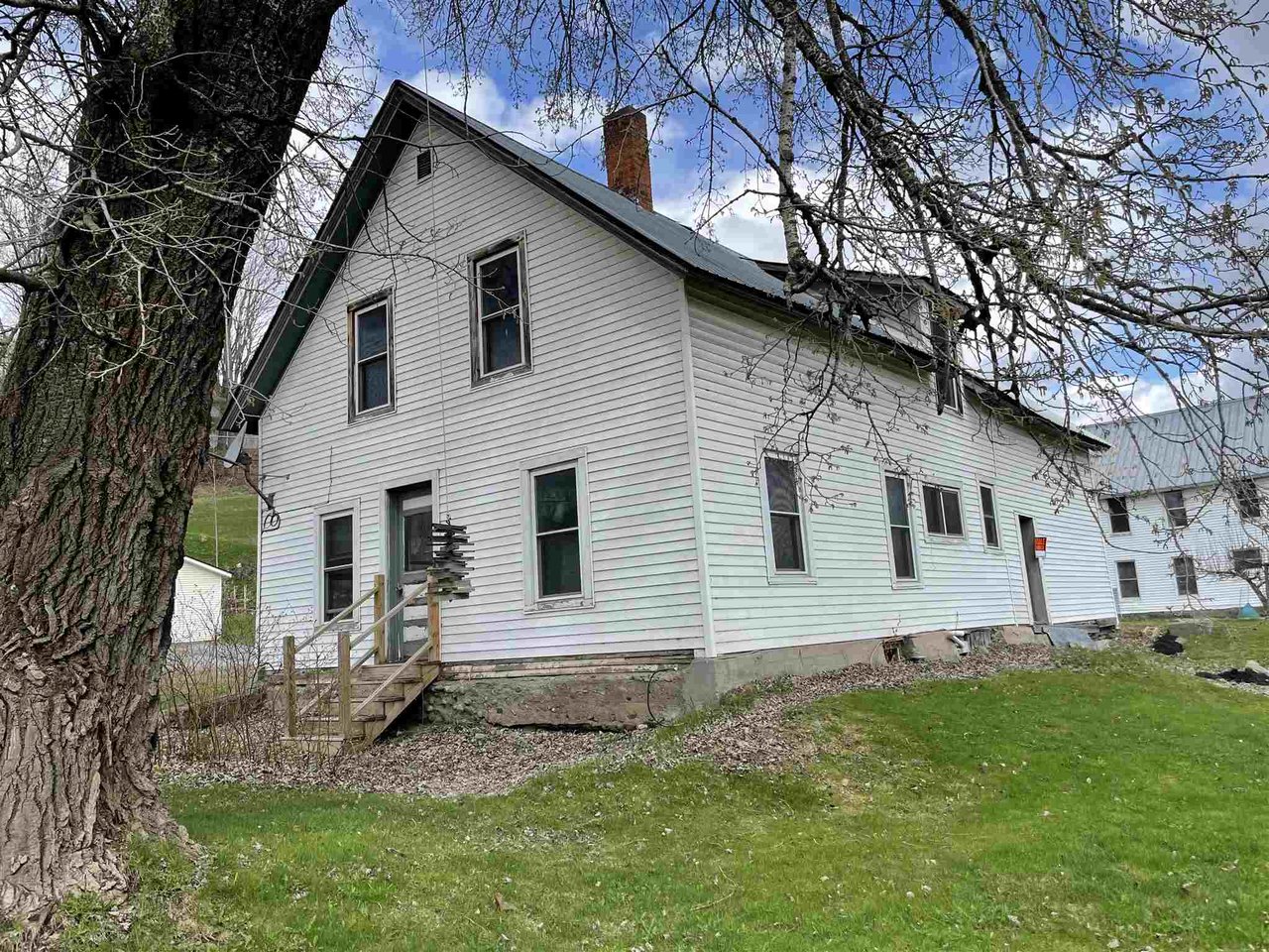 329 Main Street Coventry, Vermont Sold in 2021