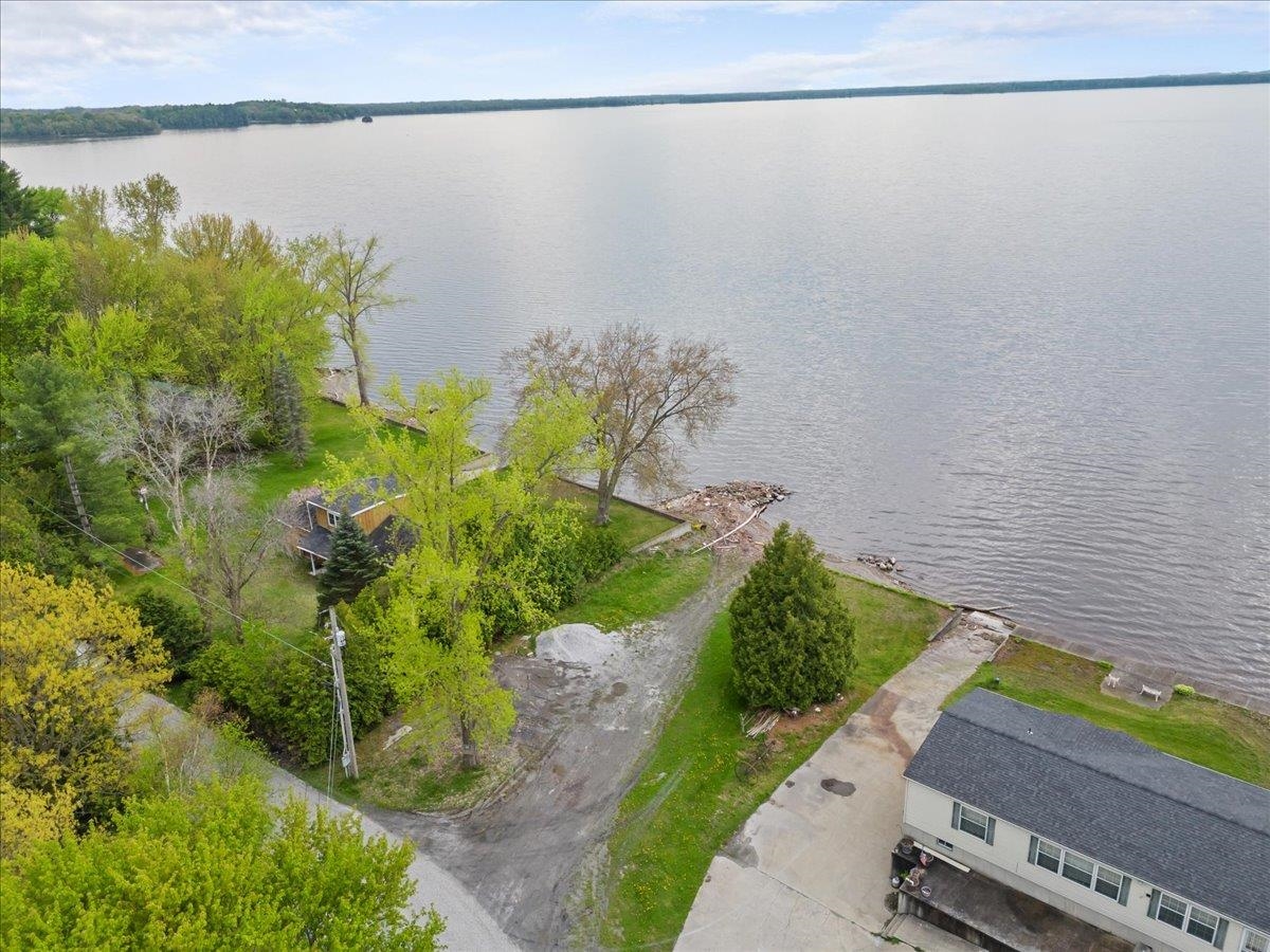 Deeded Lake access