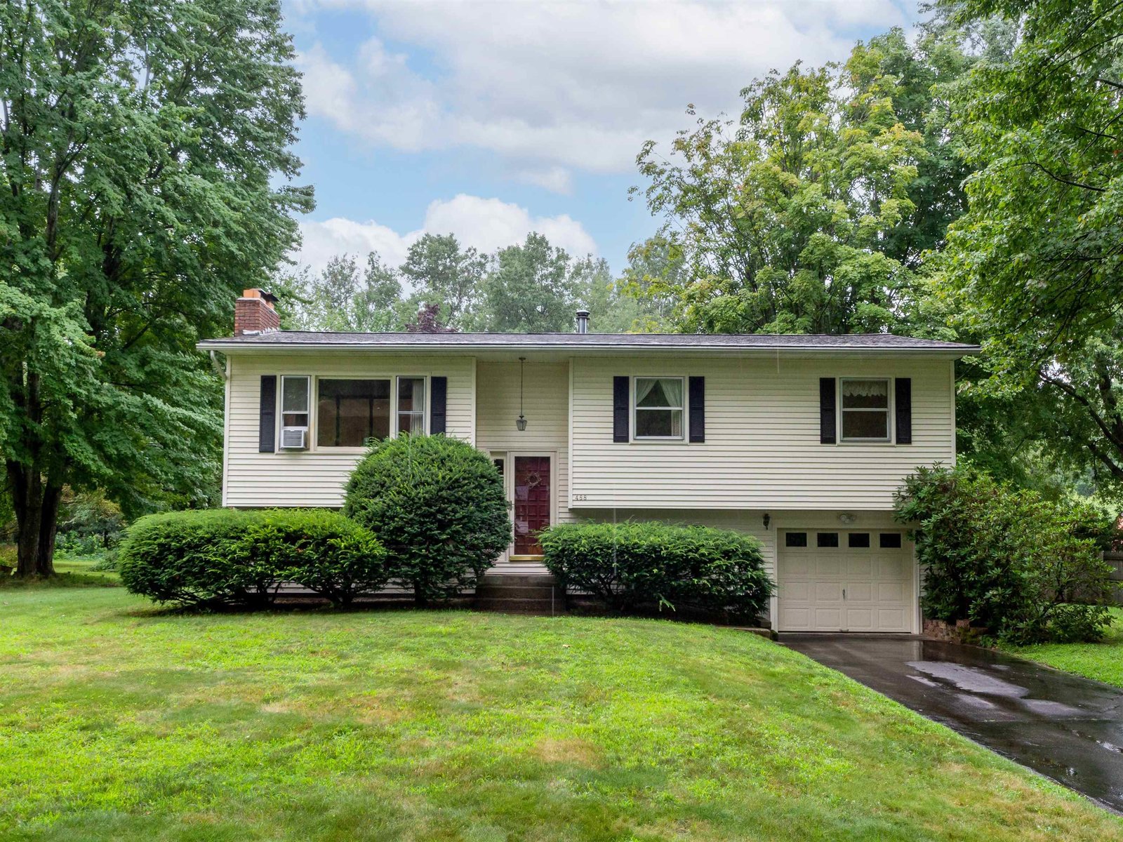 488 Lamplite Lane