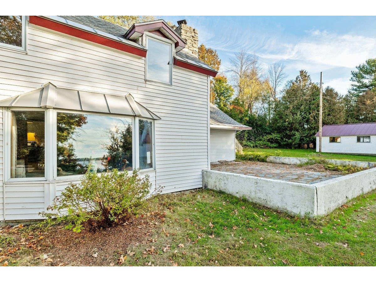 489 West Shore Road
