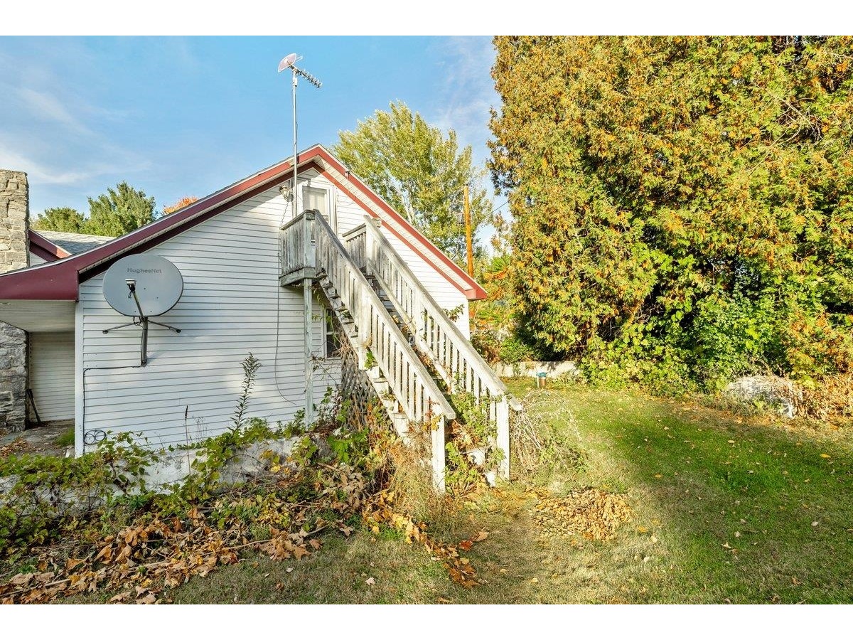489 West Shore Road