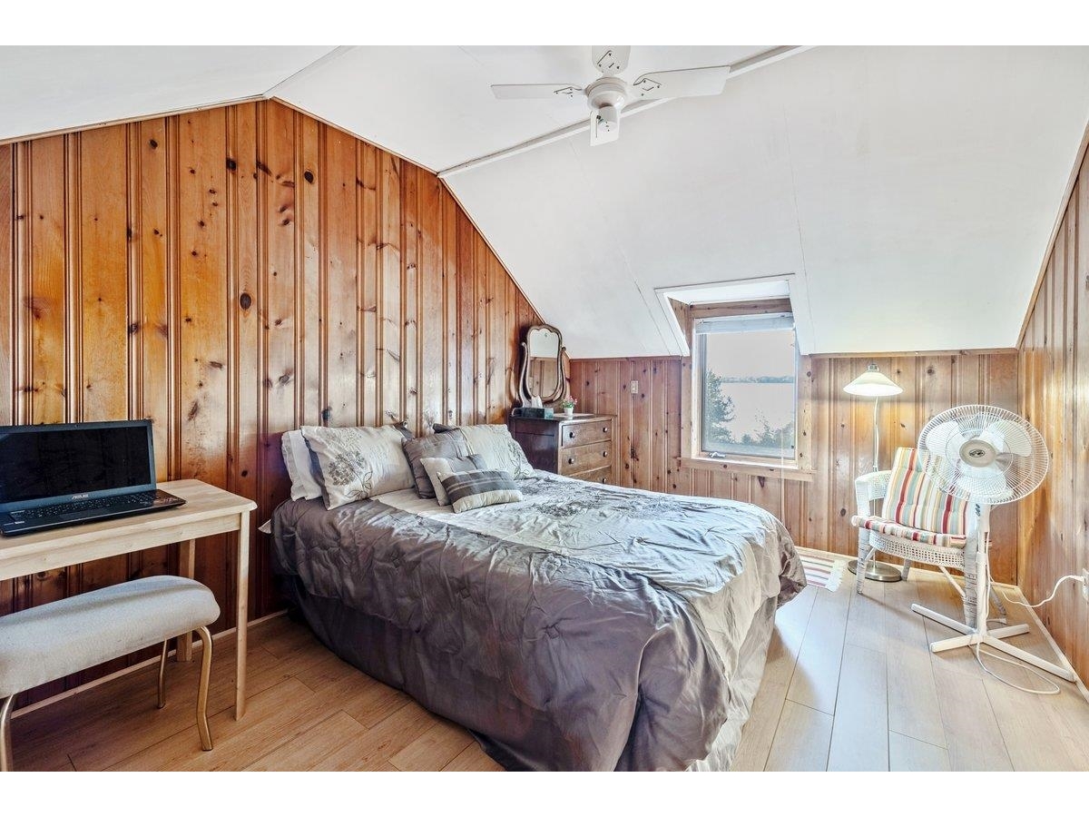 489 West Shore Road