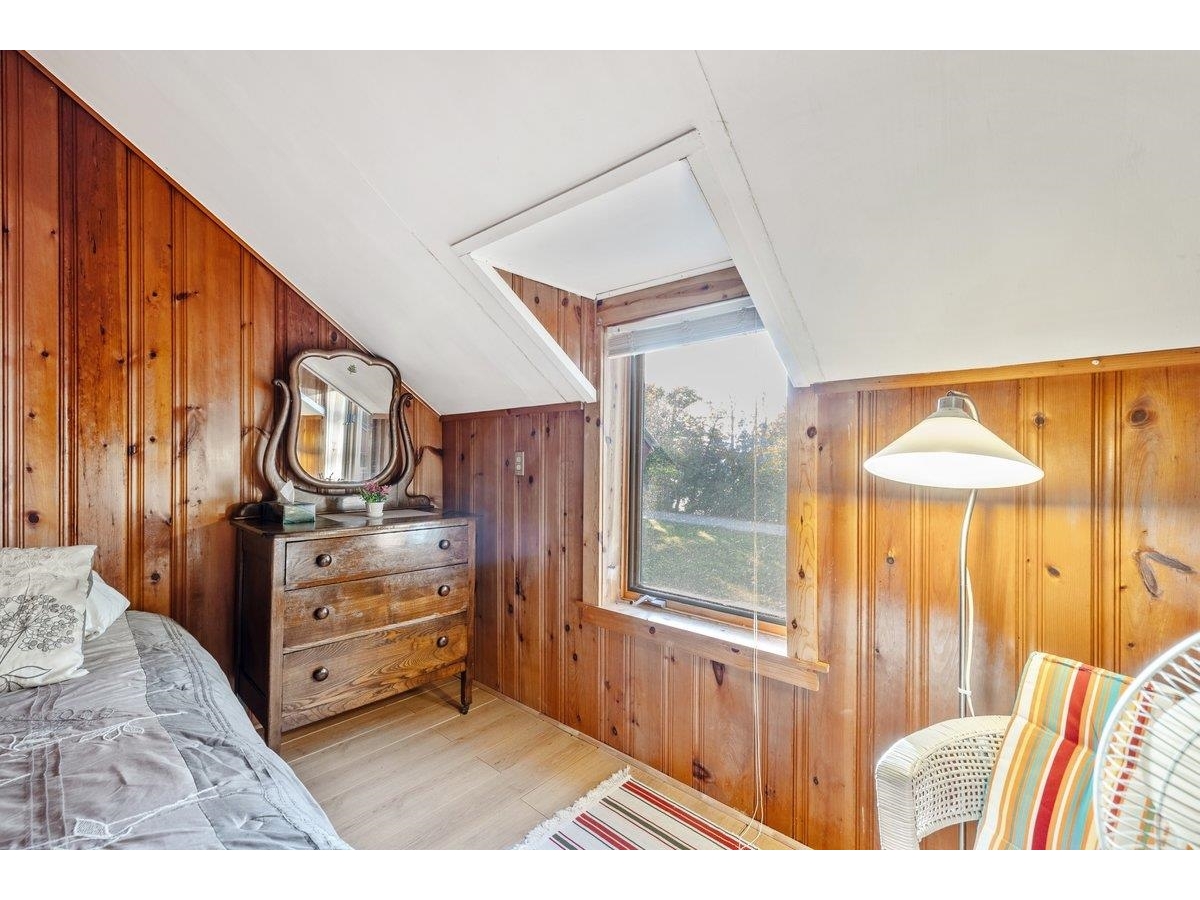 489 West Shore Road