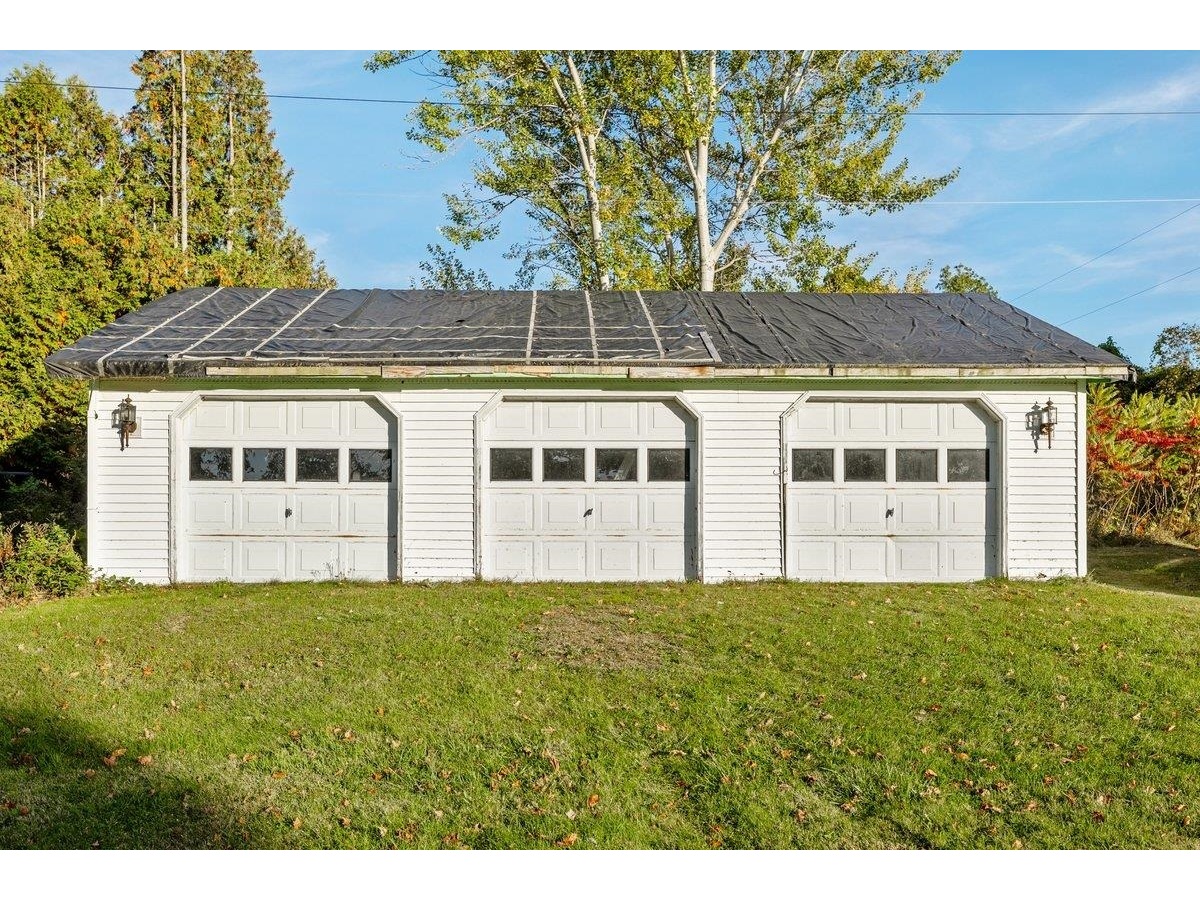 489 West Shore Road