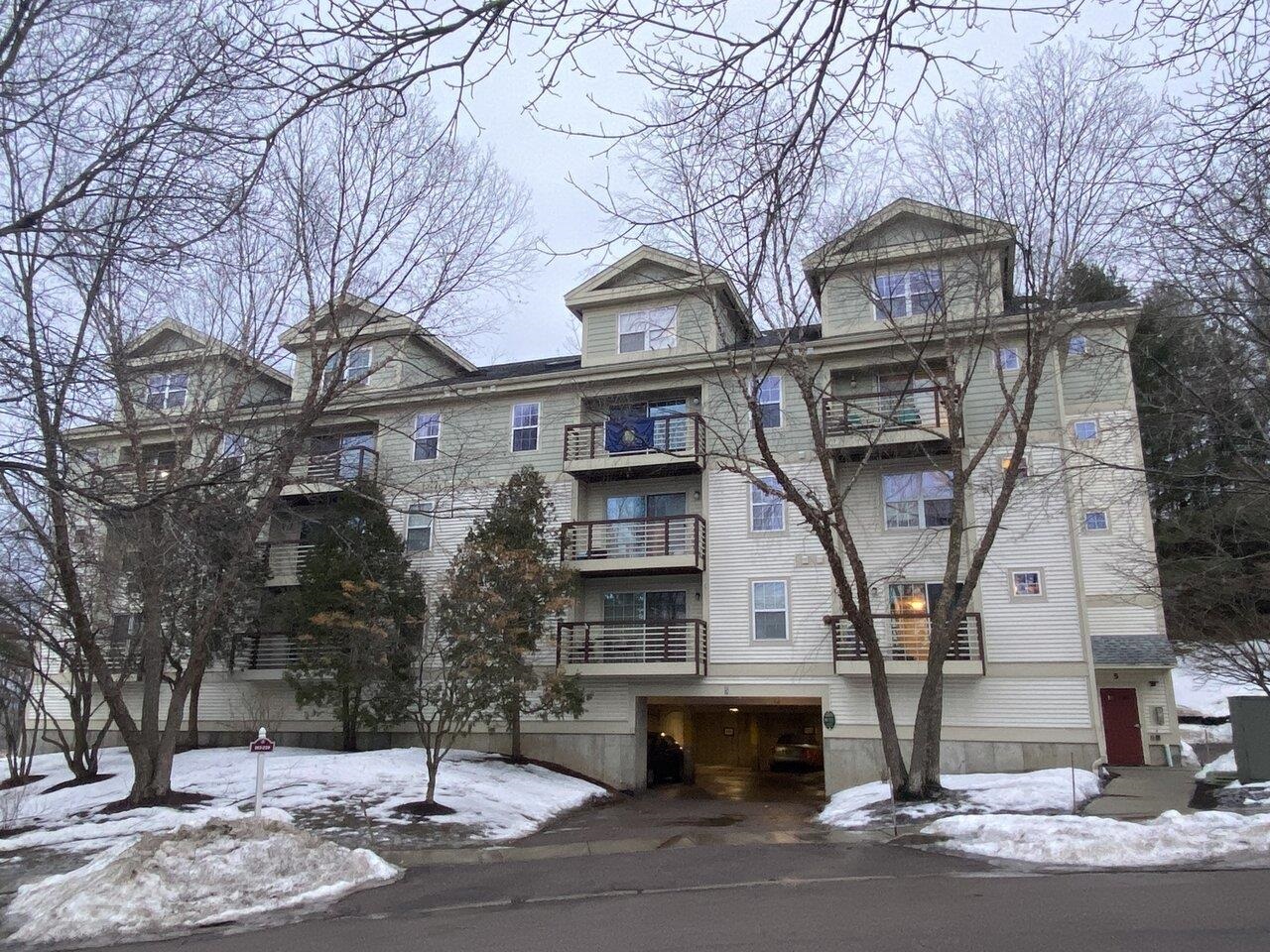 Chloe Feller, REALTOR® with Sarah Harrington Real Estate