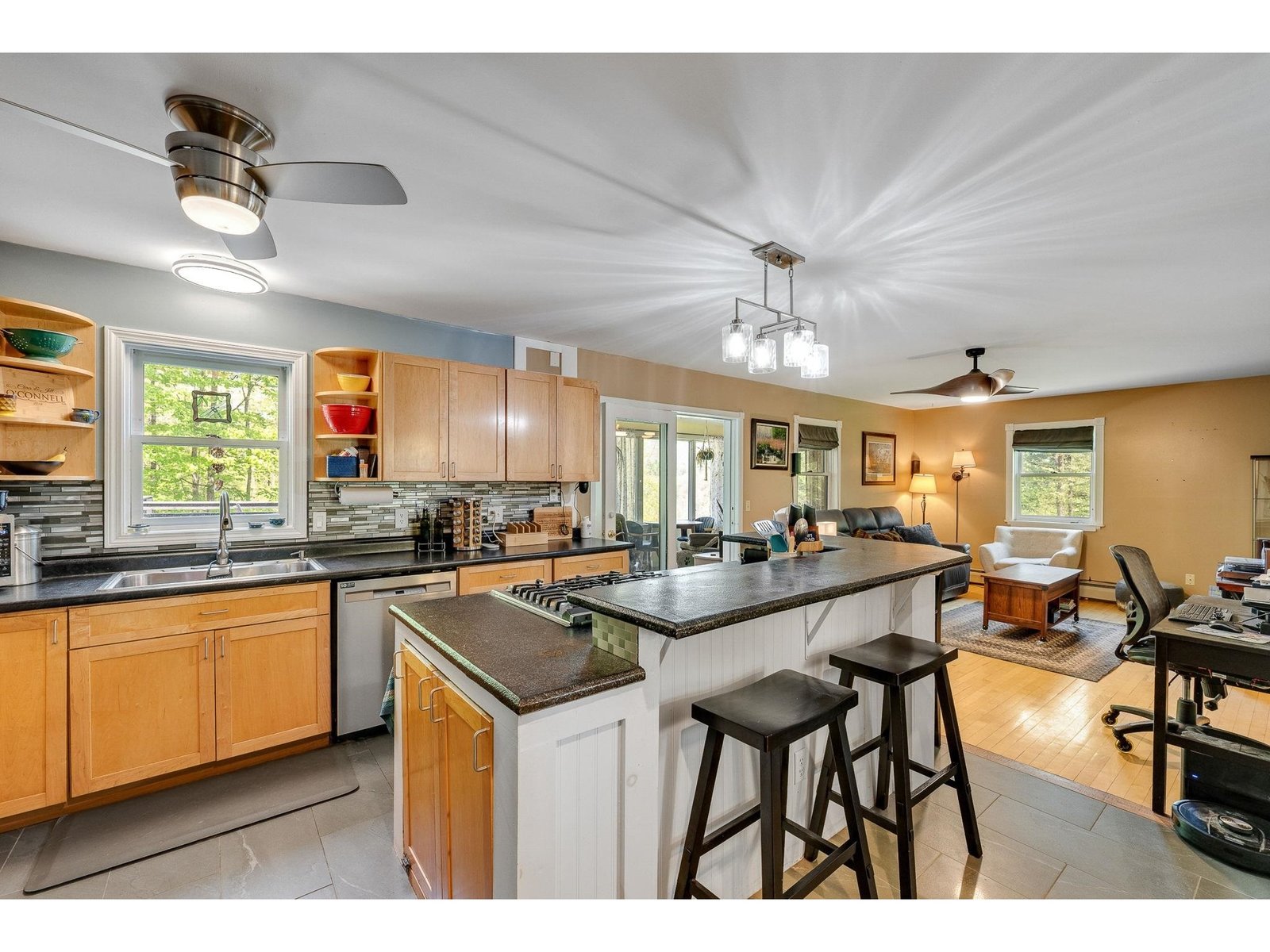 49 Edgewater Terrace