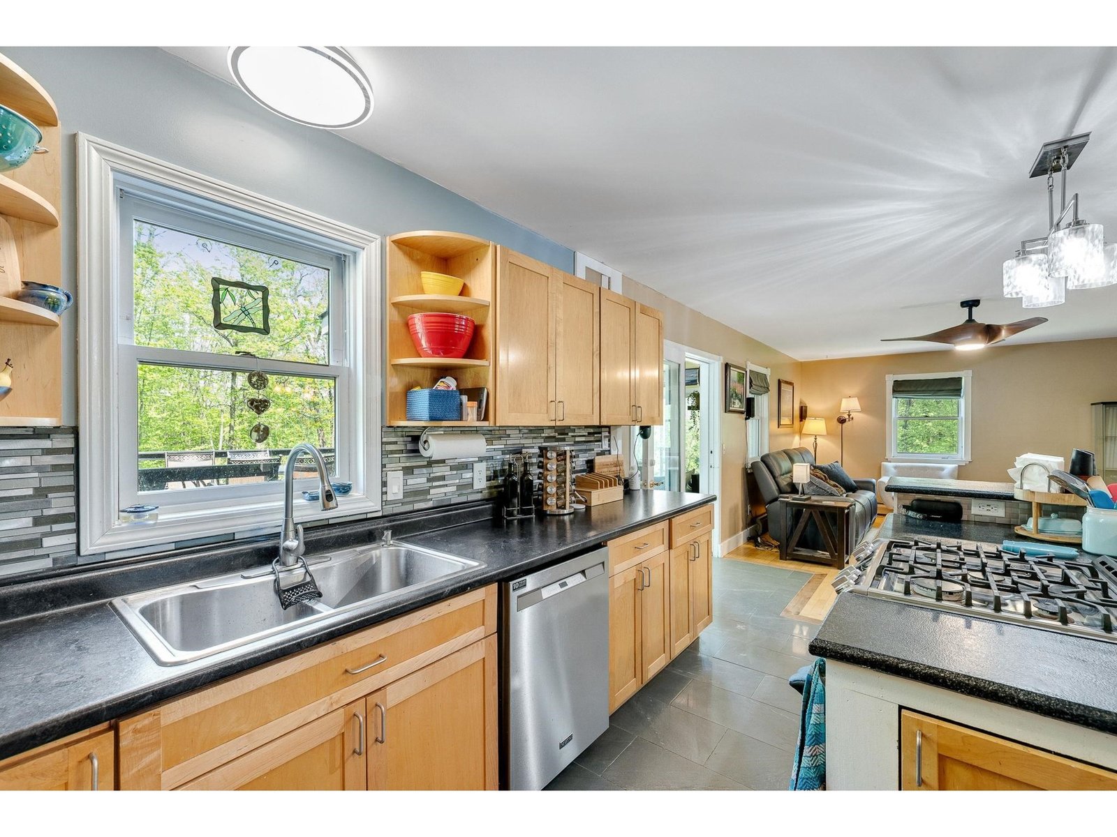 49 Edgewater Terrace