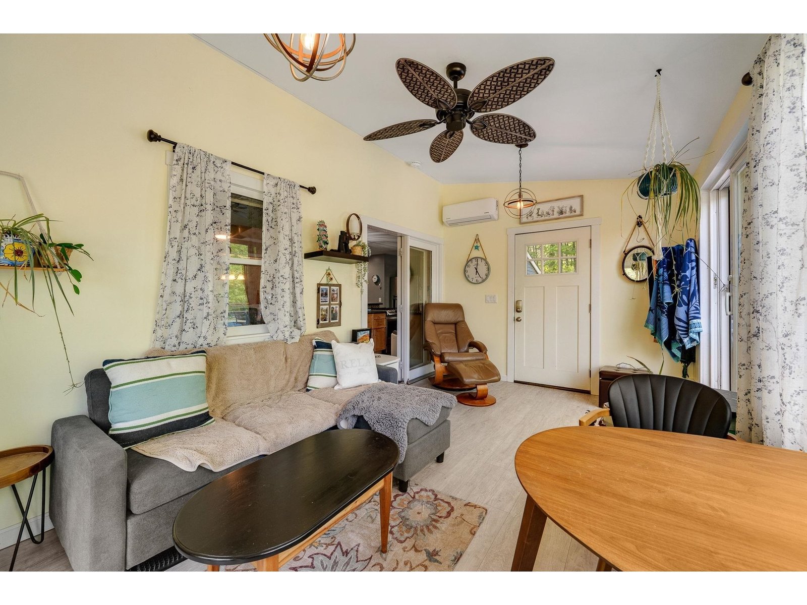 49 Edgewater Terrace