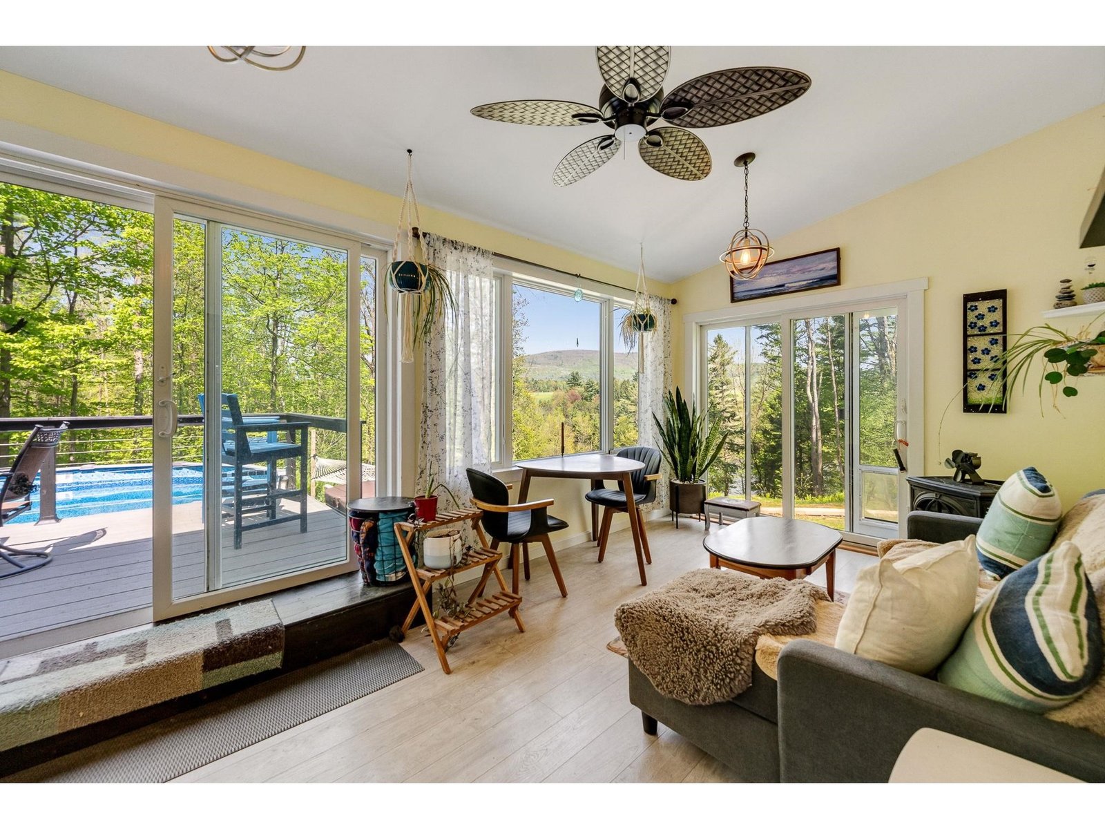 49 Edgewater Terrace