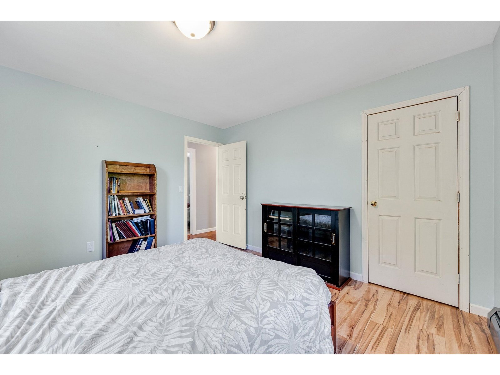 49 Edgewater Terrace