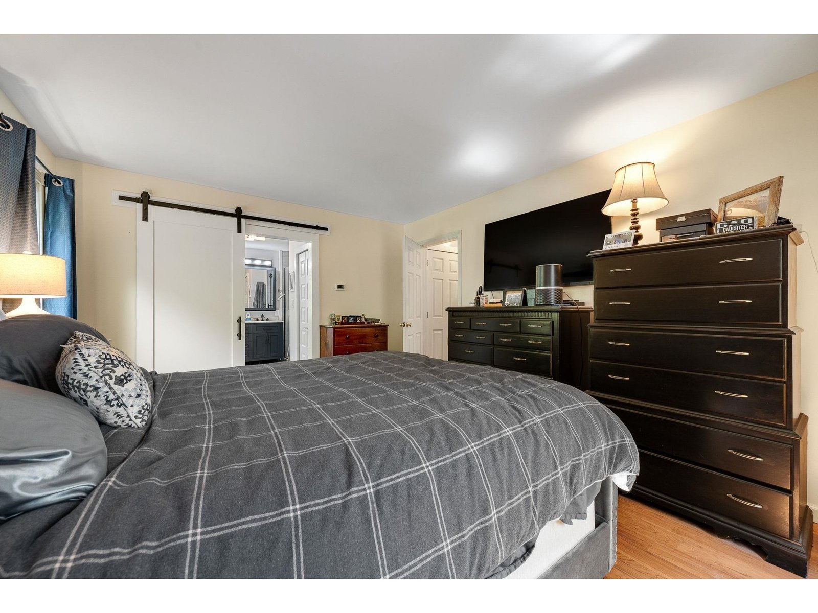 49 Edgewater Terrace