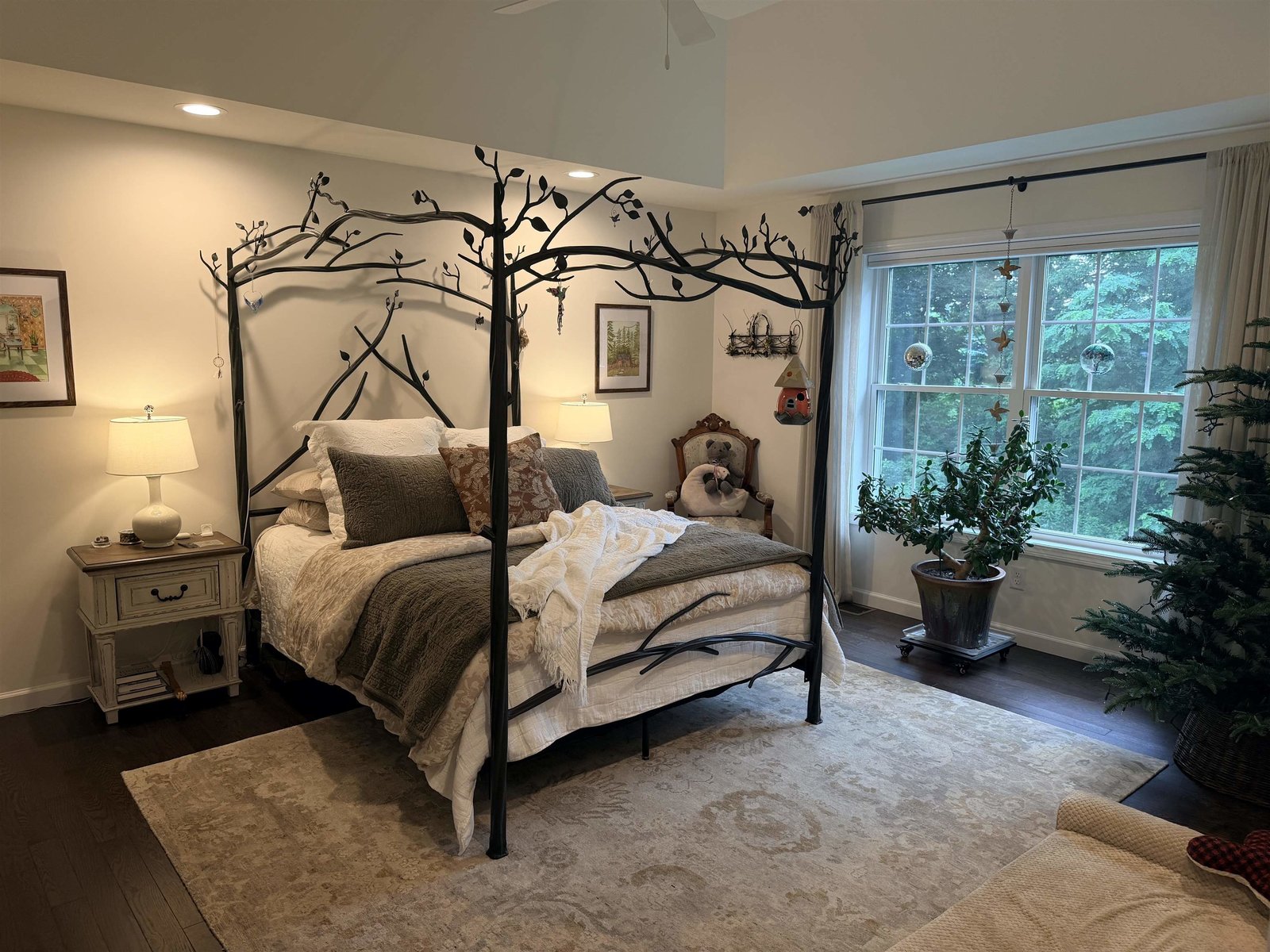 1st floor primary suite