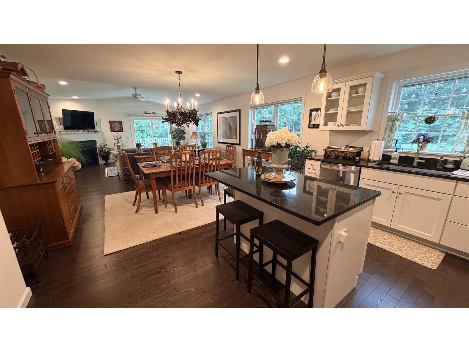 Kitchen with island