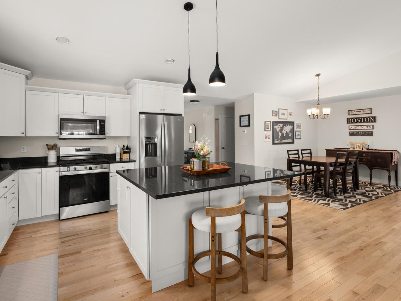 Open kitchen & island
