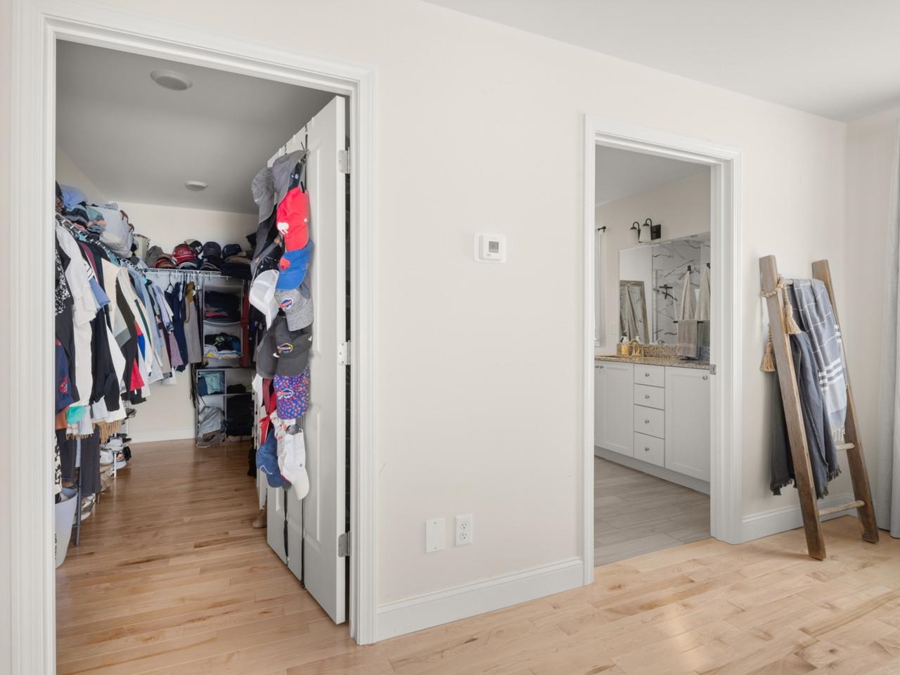 Walk-in closet & en suite bath