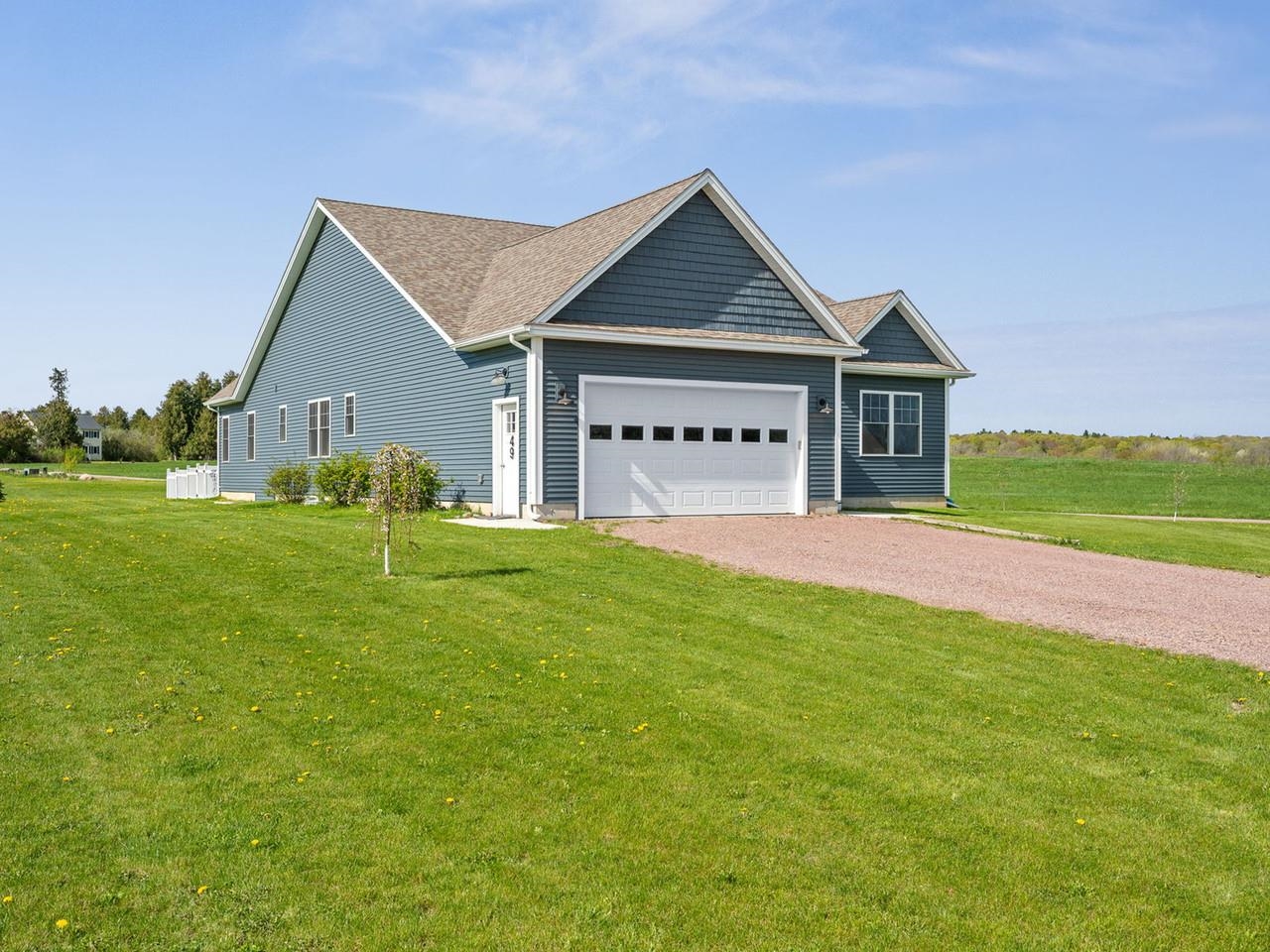 Spacious lot