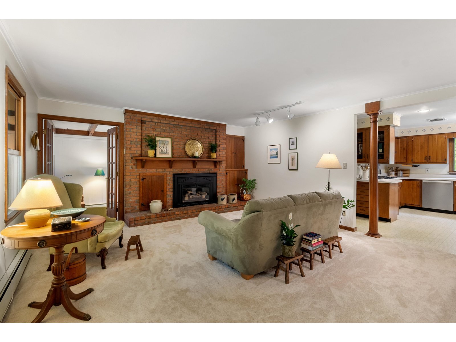Sitting/Living Room