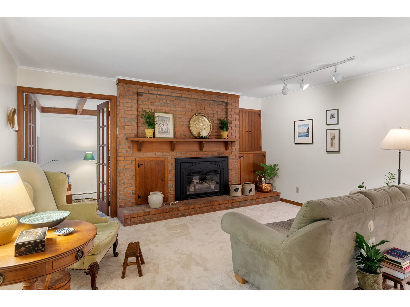 Sitting/Living Room