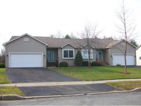 490 Bittersweet Cir, Unit 490