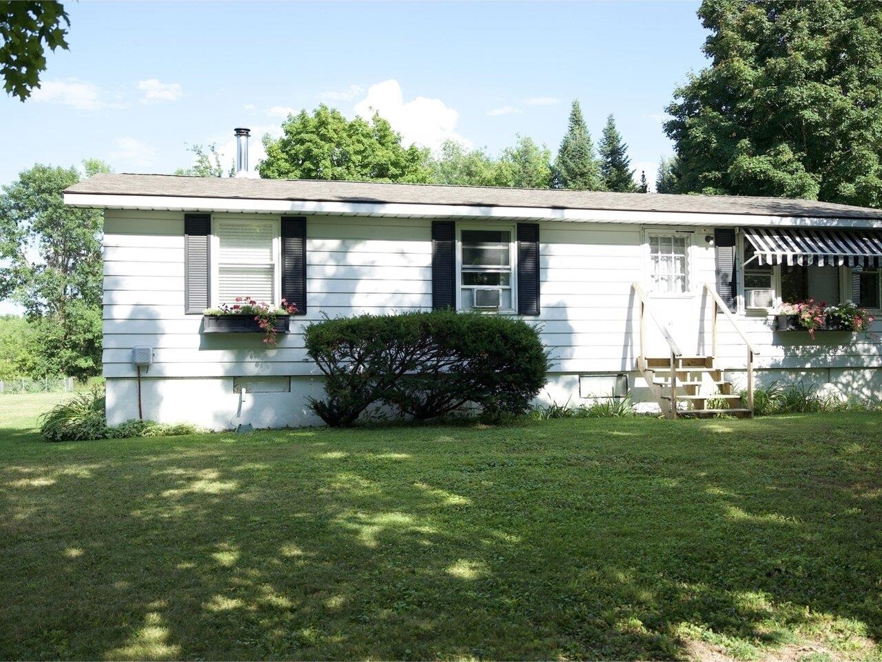 Theresa Ferrara, REALTOR, ABR, SRS, SRES