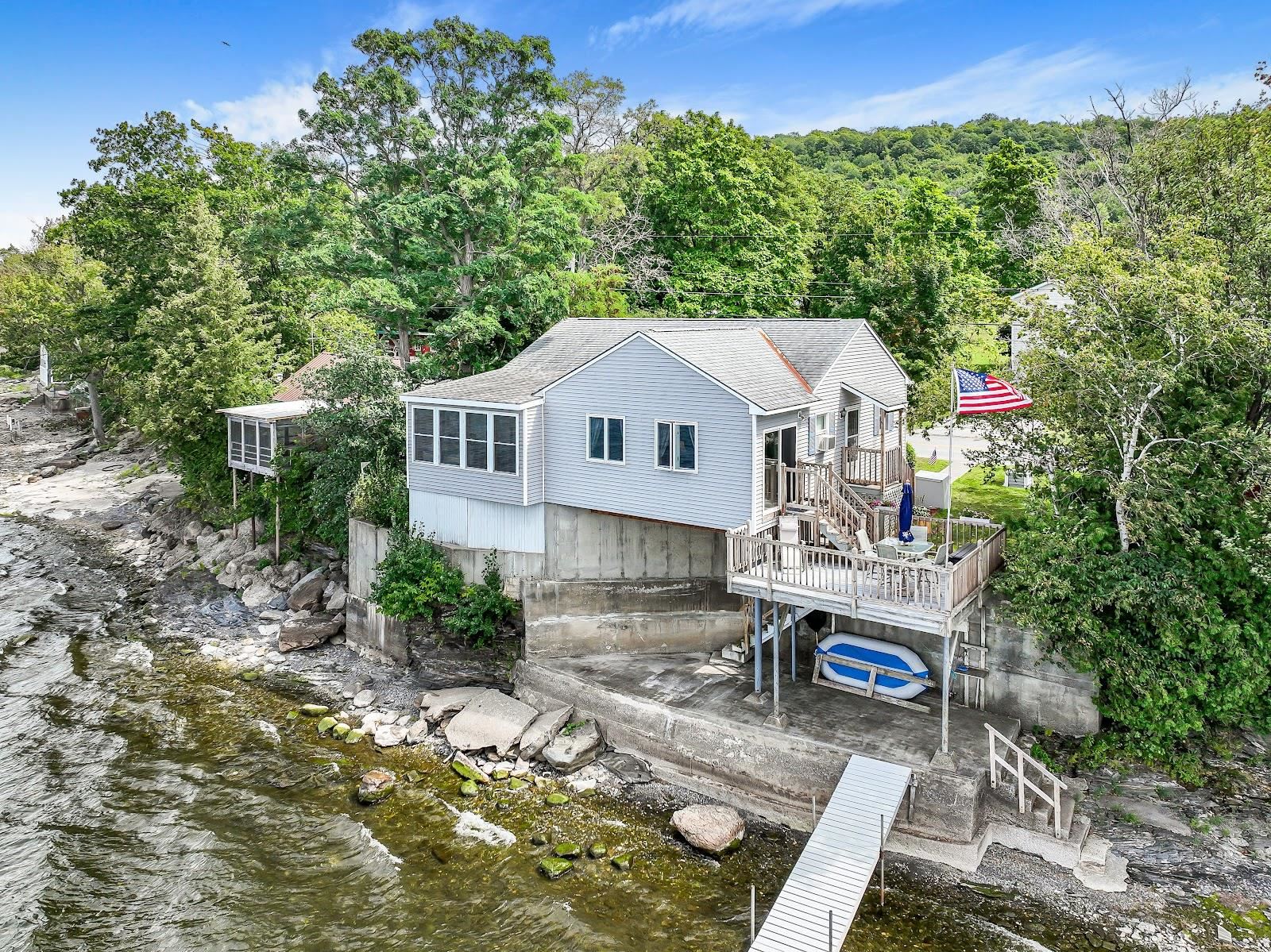 2517 Shore Vermont Sold in 2022