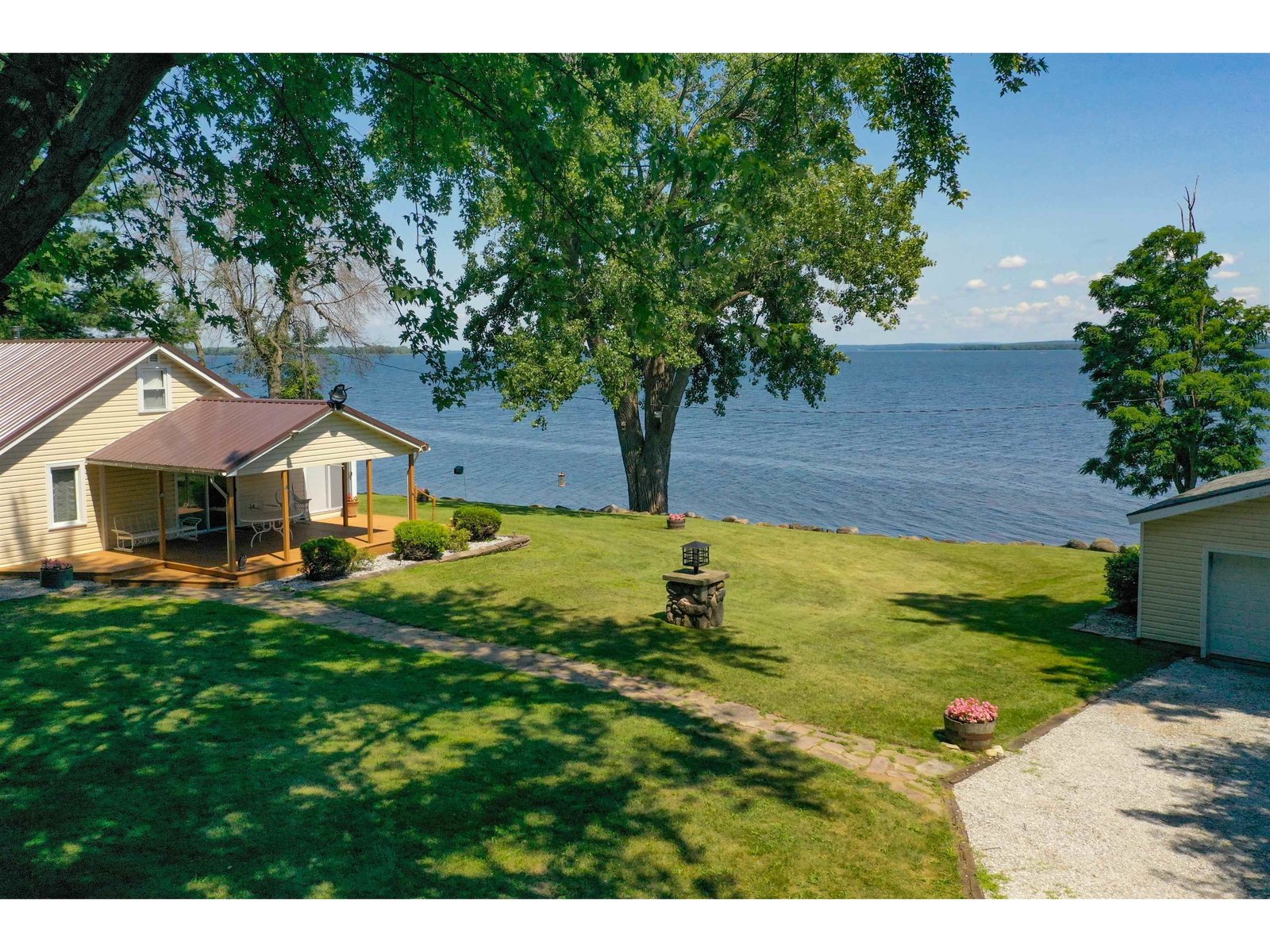 71 Pumphouse Lane South Alburgh, Vermont Sold in 2022 Coldwell