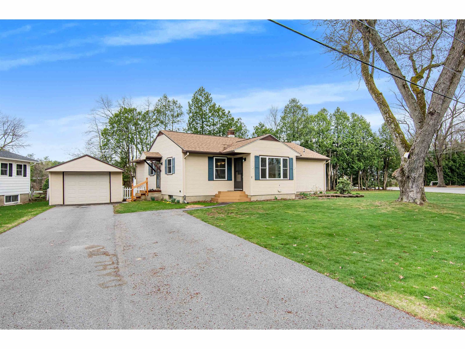 6 Pine Court Essex Junction, Vermont Sold in 2023