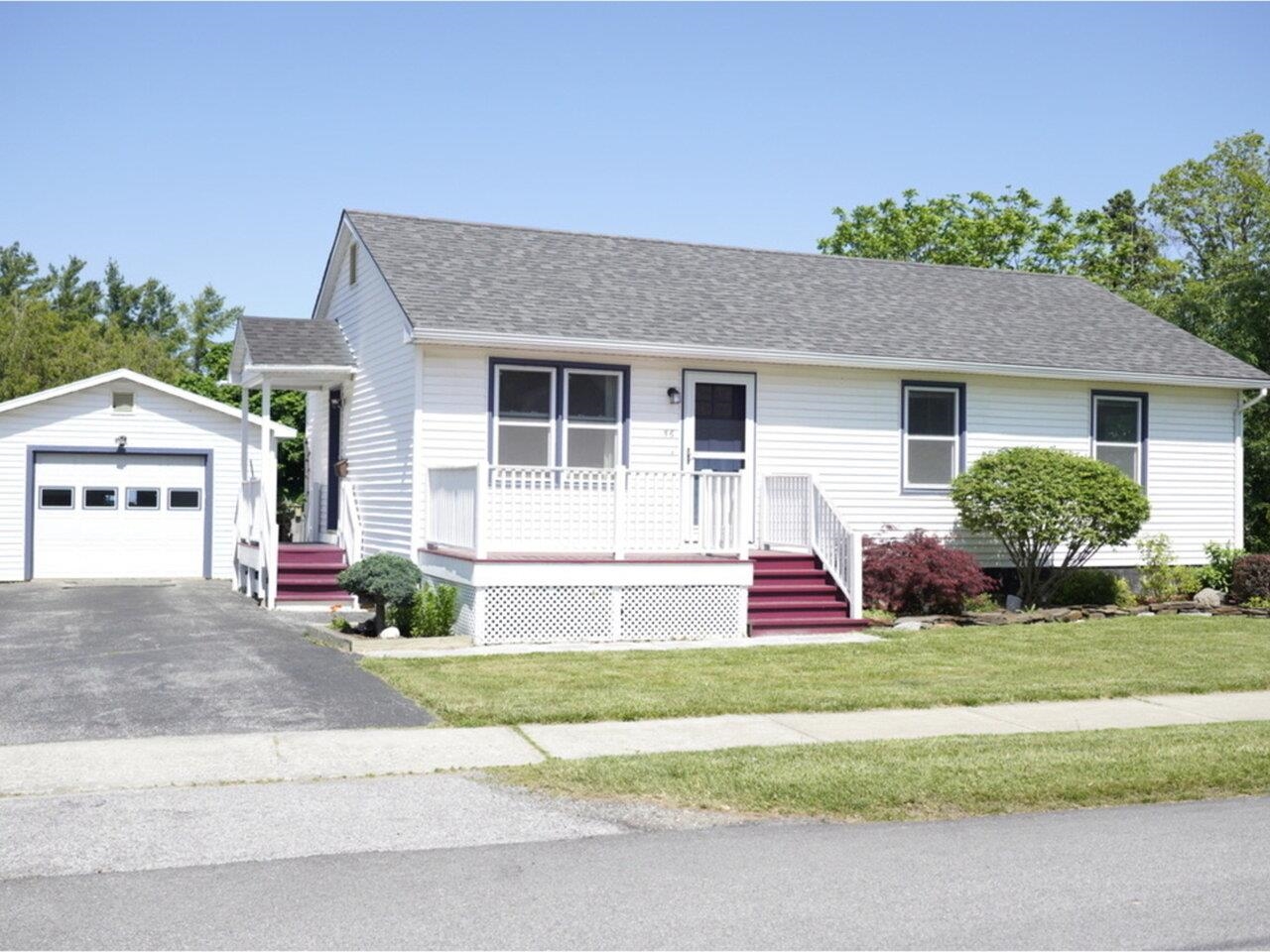 Theresa Ferrara, REALTOR, ABR, SRS, SRES