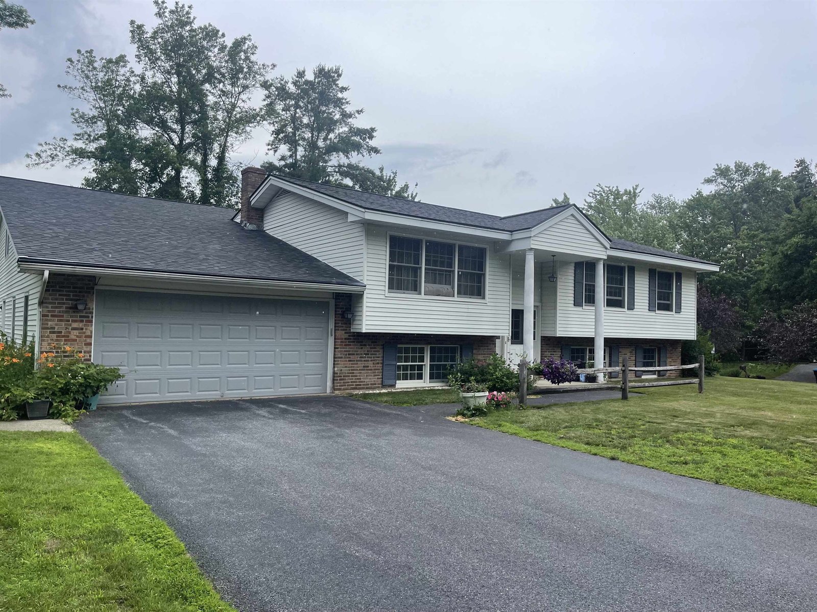 16 Oak Hill Road Shelburne, Vermont Sold in 2023