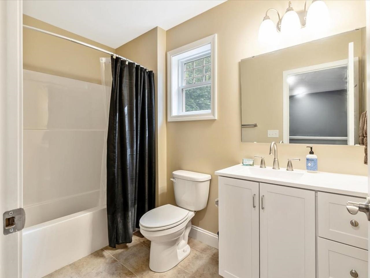 498 Fairfax Street, Unit 102