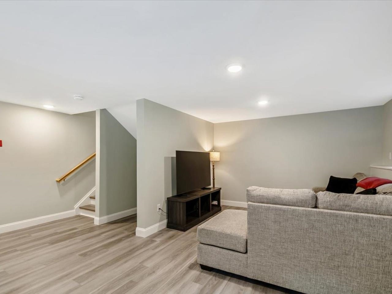 498 Fairfax Street, Unit 102