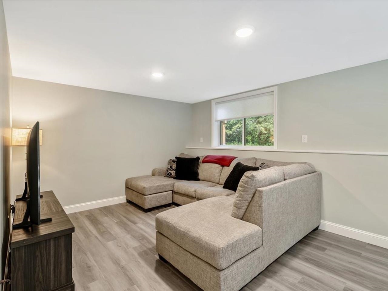 498 Fairfax Street, Unit 102