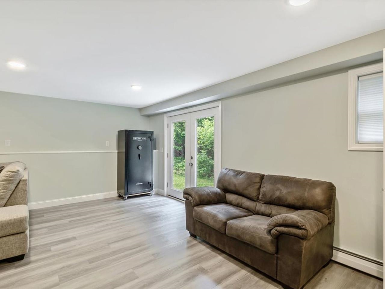 498 Fairfax Street, Unit 102