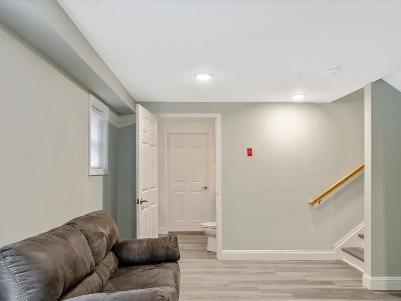 498 Fairfax Street, Unit 102