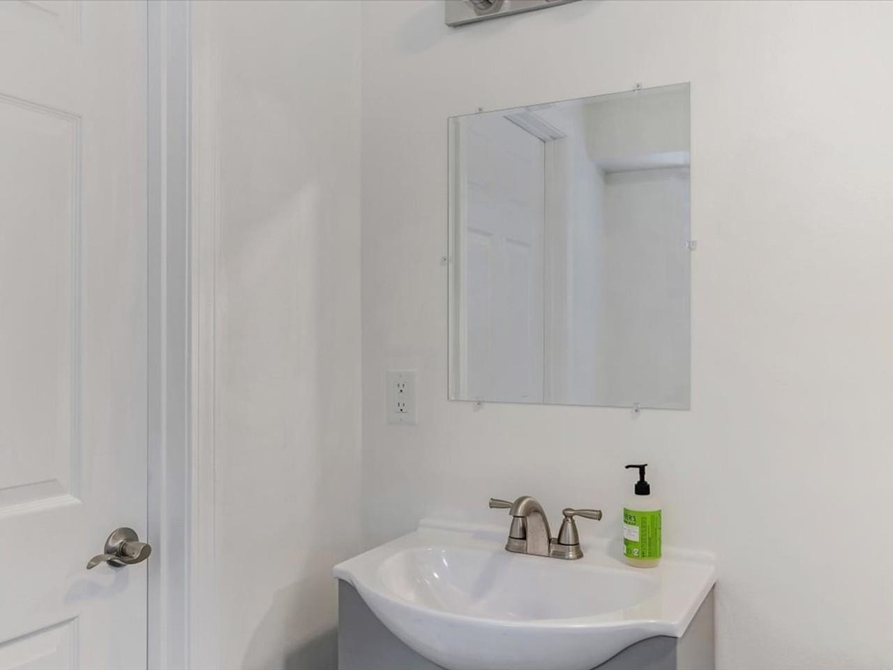 498 Fairfax Street, Unit 102