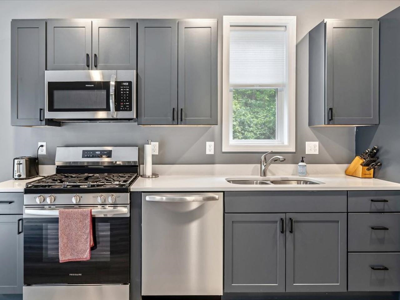 498 Fairfax Street, Unit 102