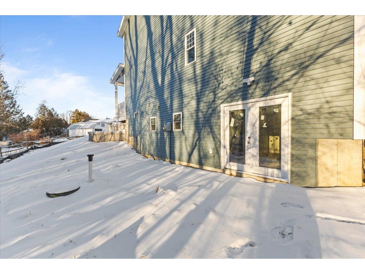 498 Fairfax Street, Unit 102