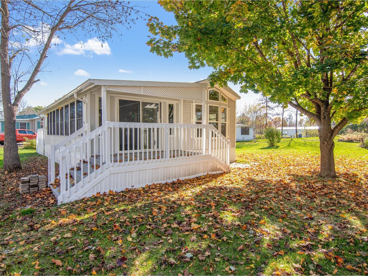 Chloe Feller, REALTOR® with Sarah Harrington Real Estate