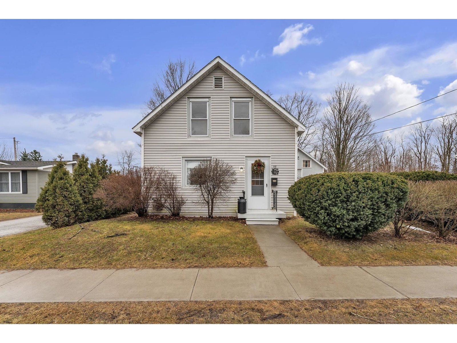 Theresa Ferrara, REALTOR, ABR, SRS, SRES