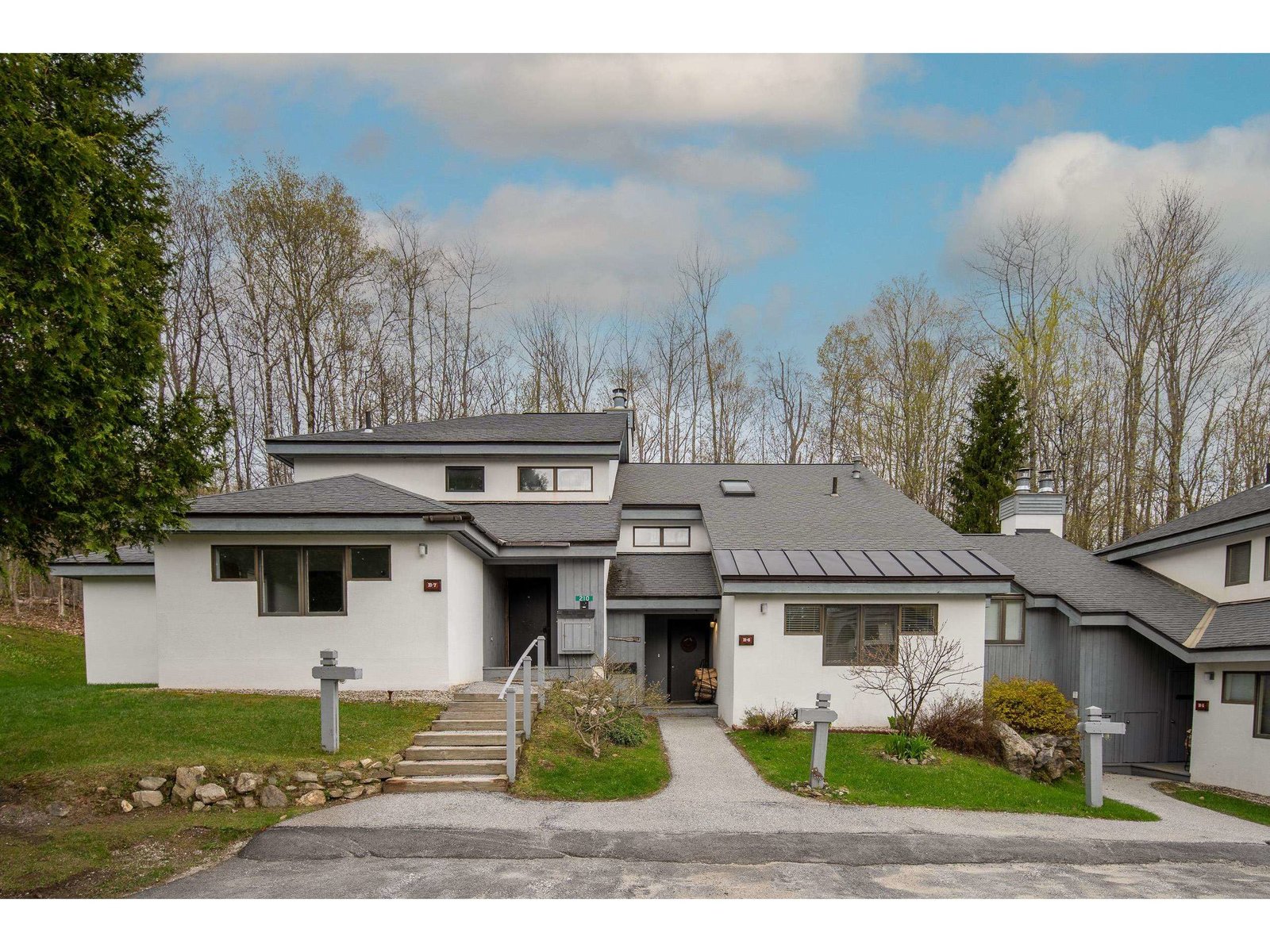 210 Woods Lane, Unit B6 Killington, Vermont For Sale