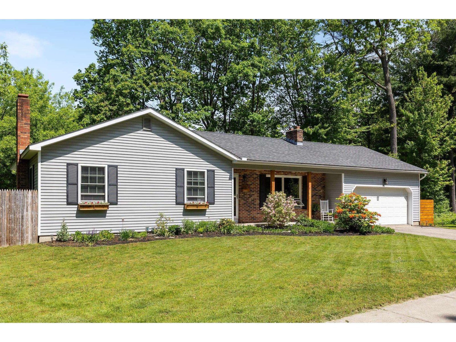 Chloe Feller, REALTOR® with Sarah Harrington Real Estate