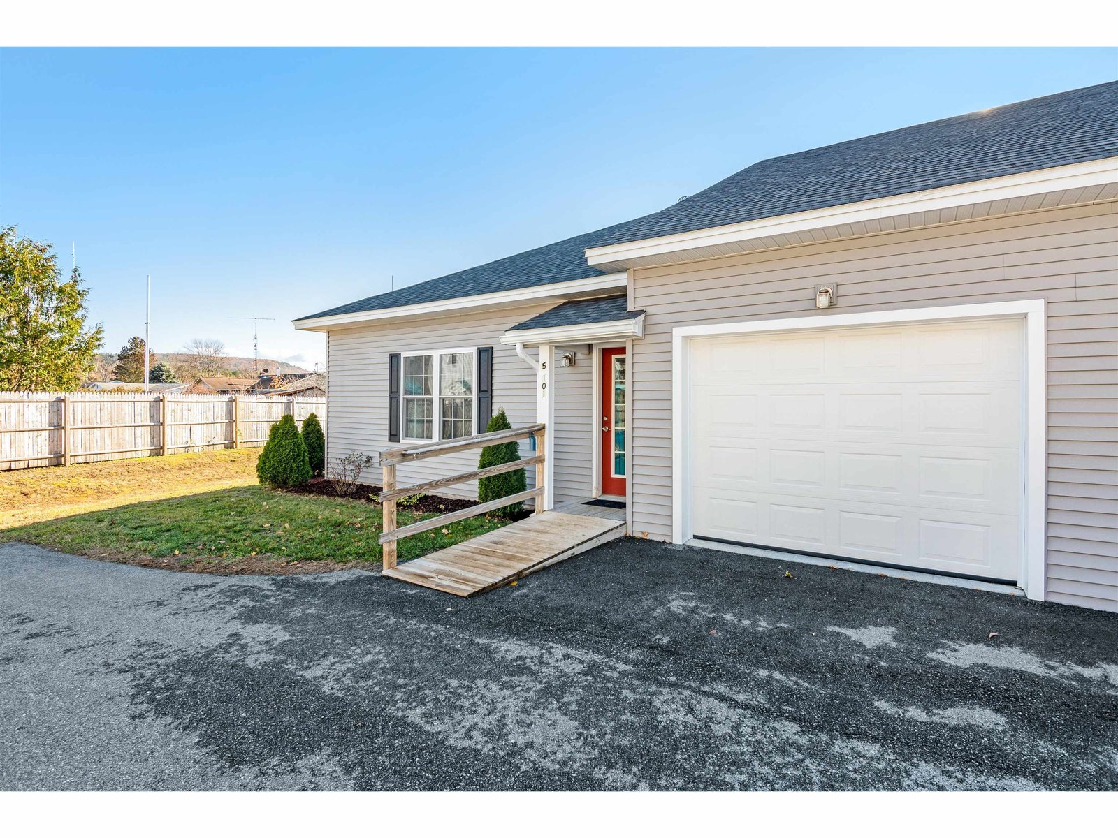 5 Atrium Way, Unit 101