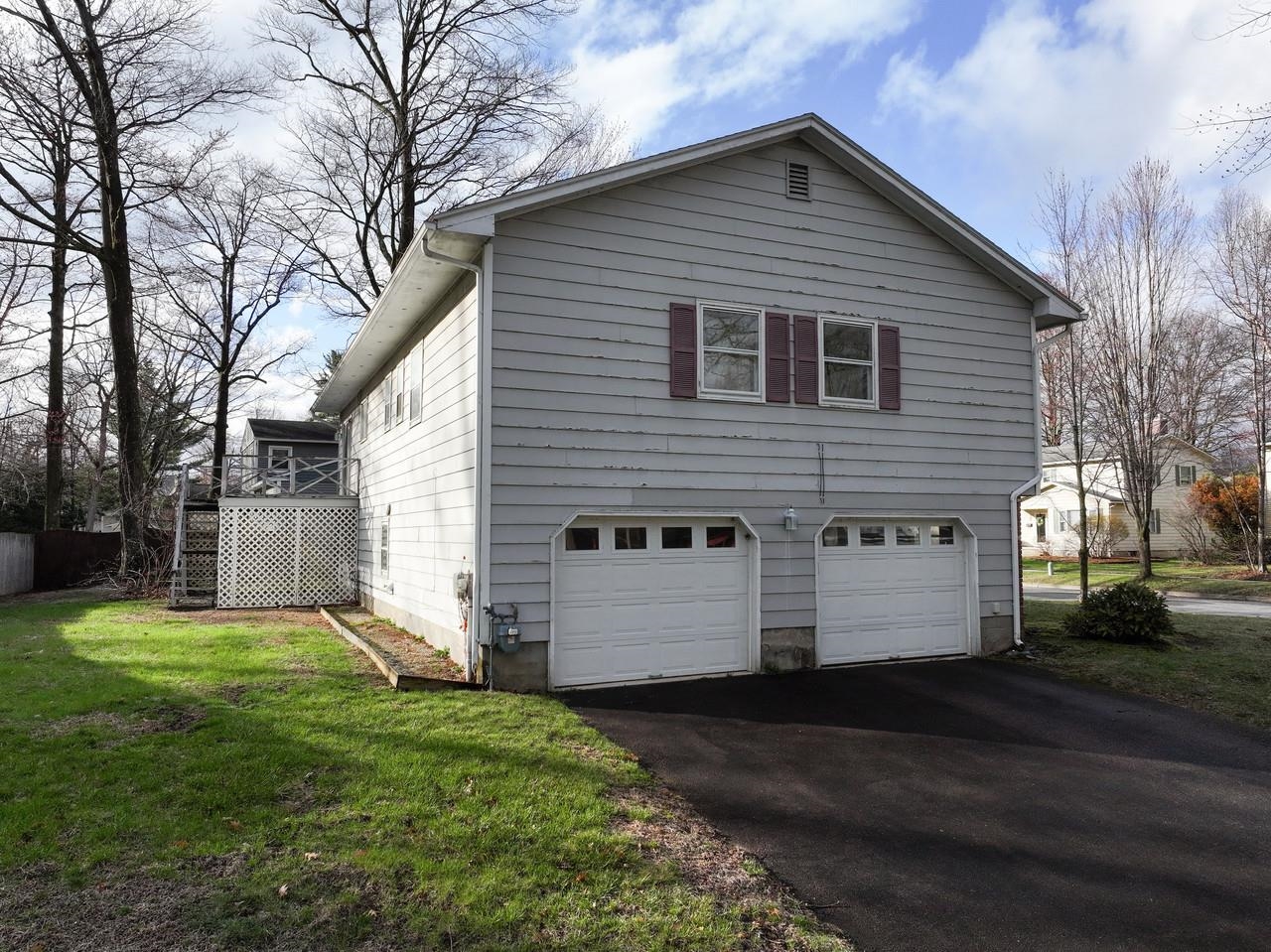 2-Car Garage
