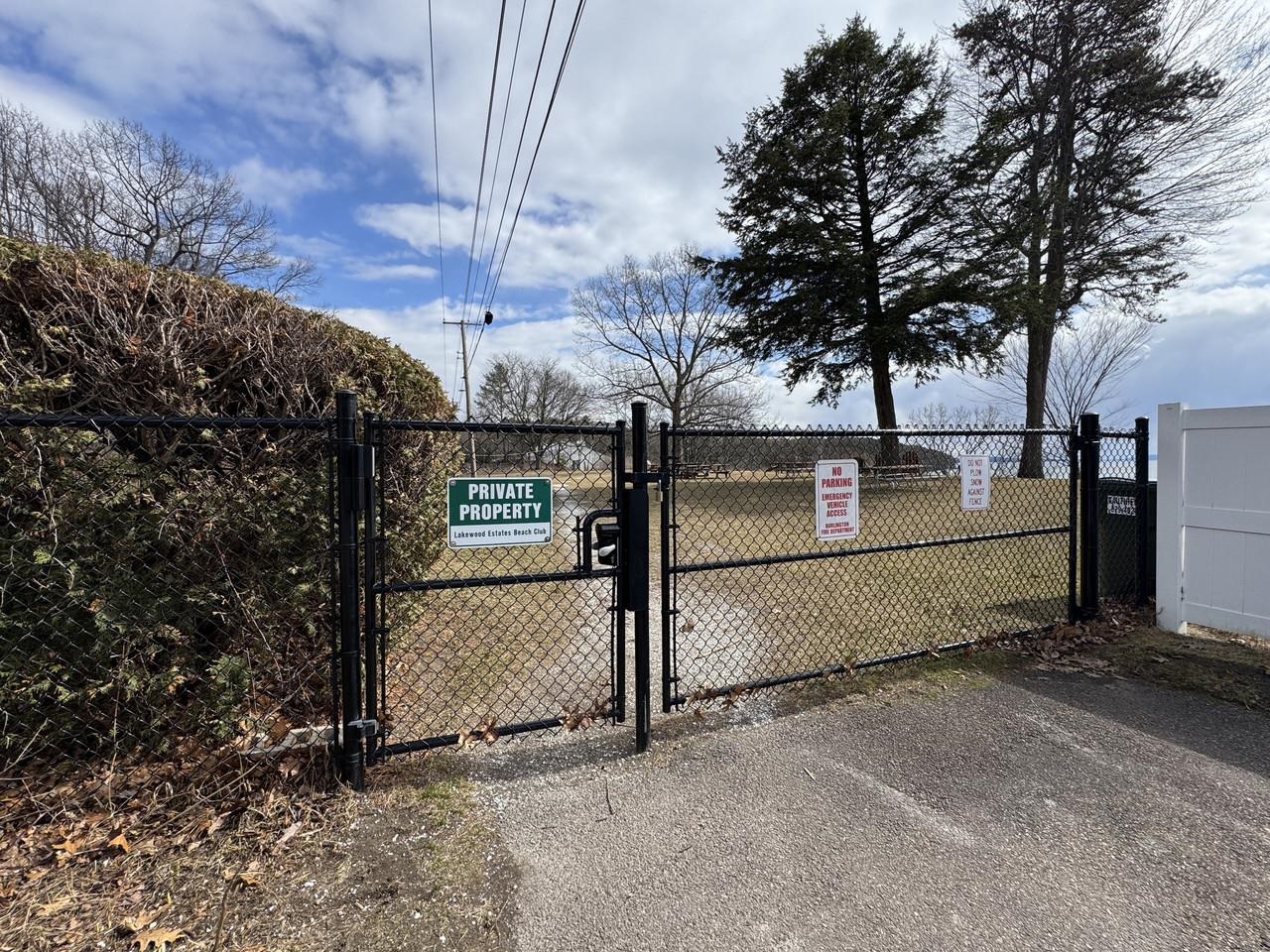 Neighborhood Shared Lakefront